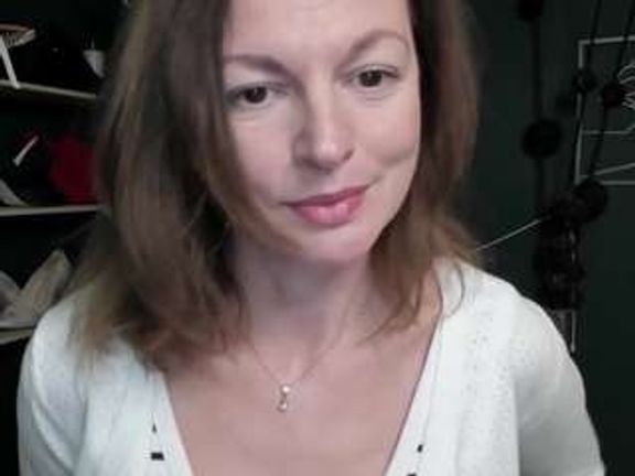 VivianKiss