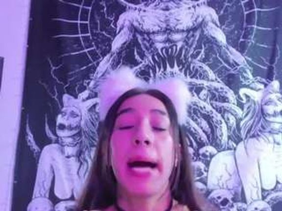 Emilyy-77
