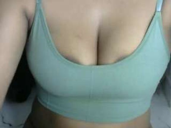anamikaloveee