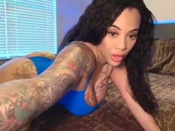 Christina Luvv