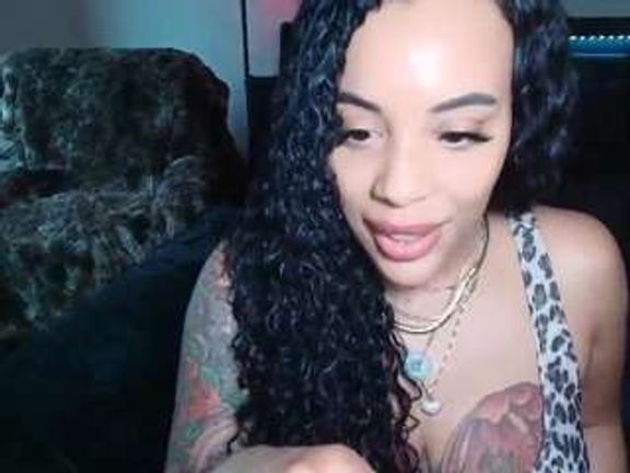 Christina Luvv