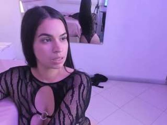 ashlye-whiite