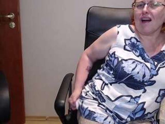 CurvyJoanna