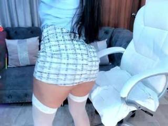lara-stonee