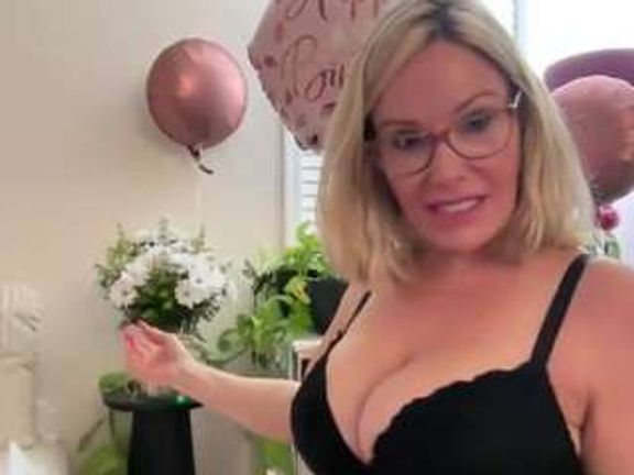 MIlf-Goddess