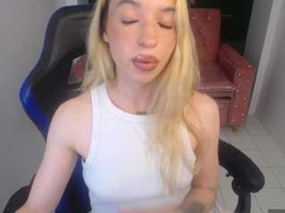 Alina-Lee-T