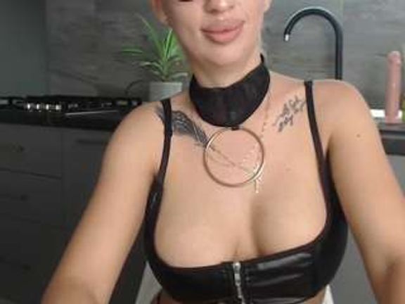 selenaqueenn