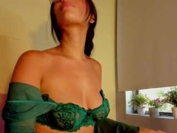 Anny Luna