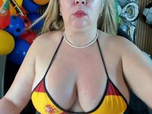 Danna38topless