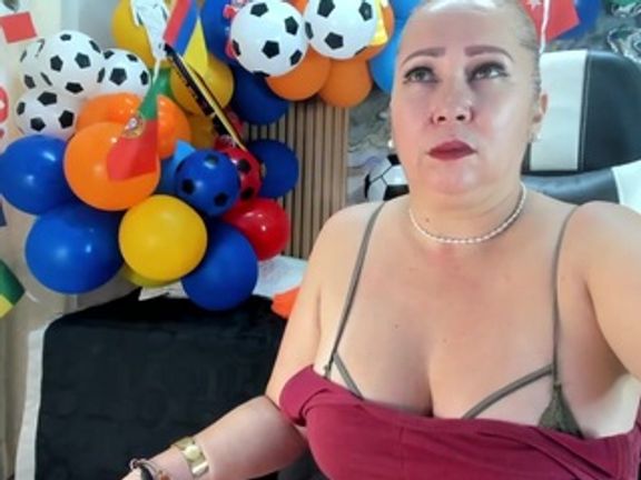 Danna38topless