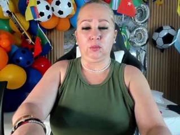 Danna38topless