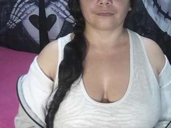 vivian-milf-paint
