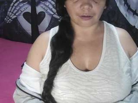 vivian-milf-paint