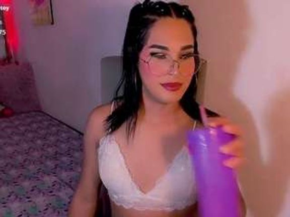 isabella-hot