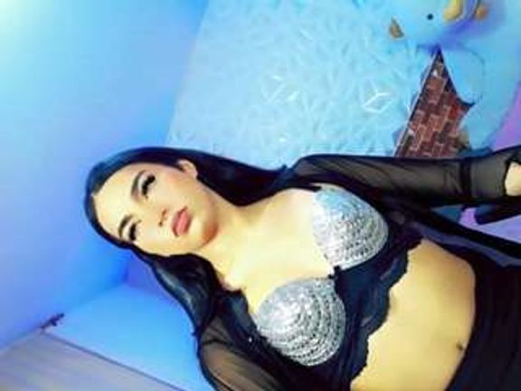 Mia-Alejandraa