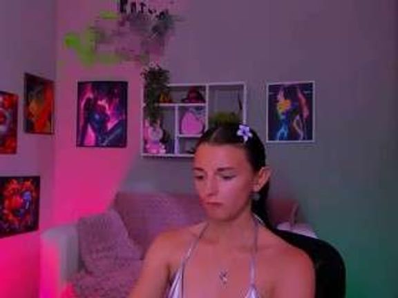caroline-honeyy1
