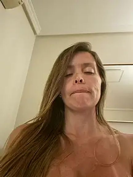 karina_warthon