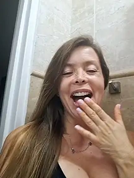 karina_warthon