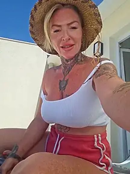 YourMommyBlair