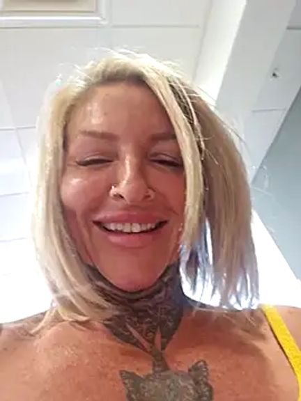 YourMommyBlair