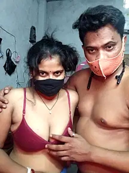 Hot_desicouple69