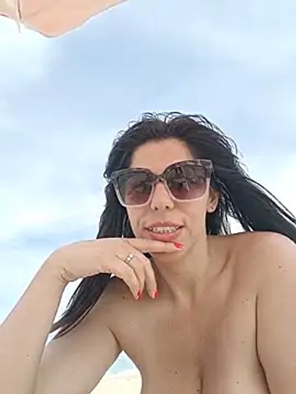 Sara87Show4U