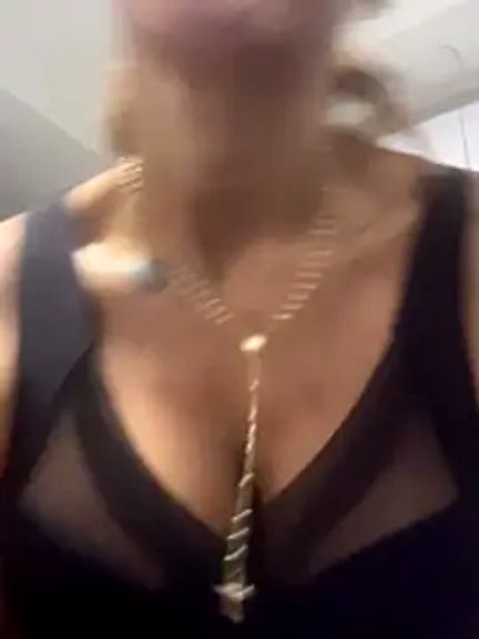 Samantha_bigboobs