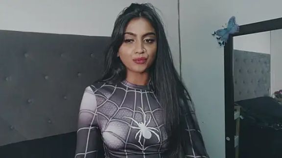 Delilah_Blazee