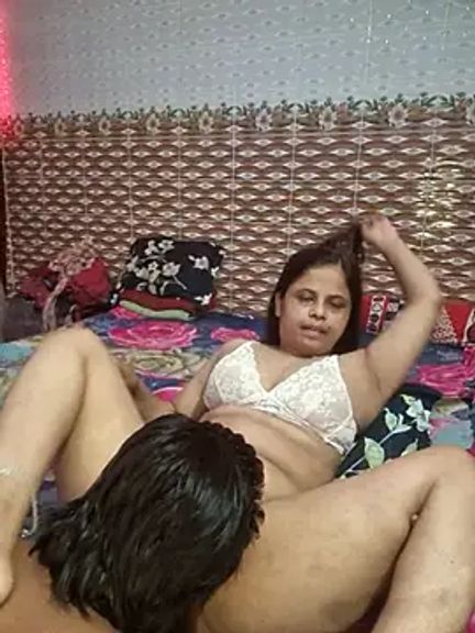 Younger_Couples