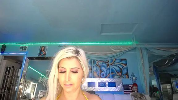 ADRIANNA_FOX