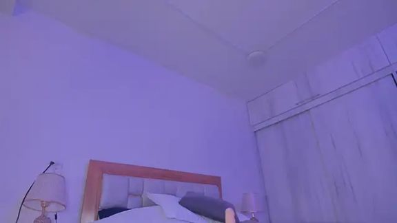 mia_hank