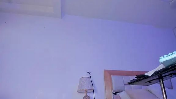 mia_hank
