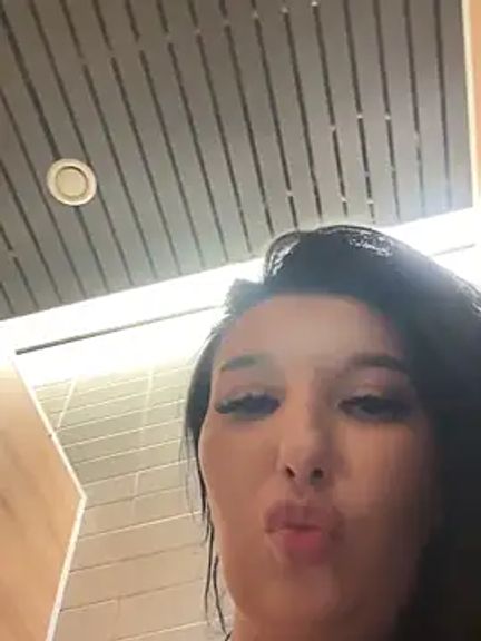 Tisha_Busty