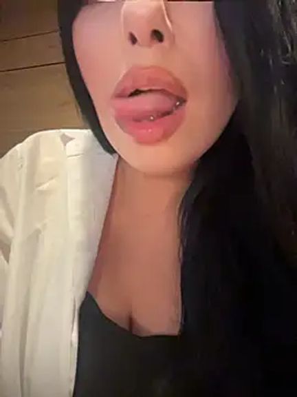 Tisha_Busty