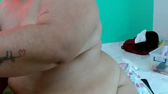 evaleribigtits18