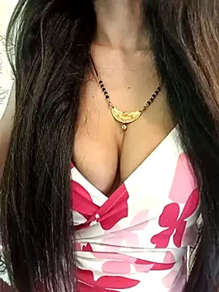 Stripper_Maahi