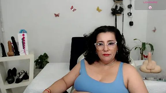 mom_hot__
