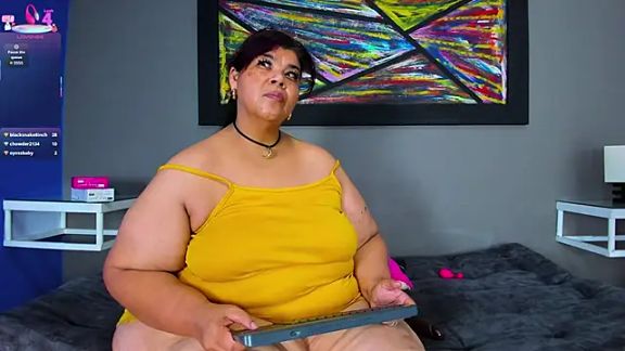 Charlotte_curvy_