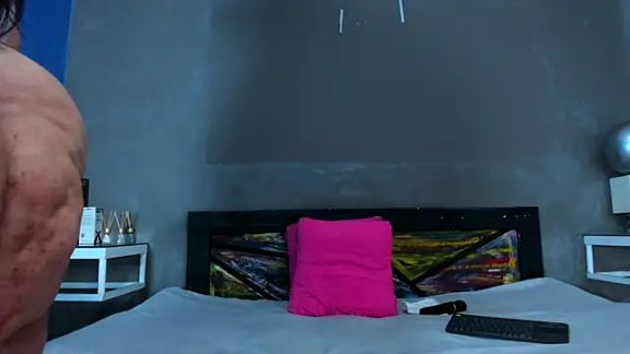 Charlotte_curvy_