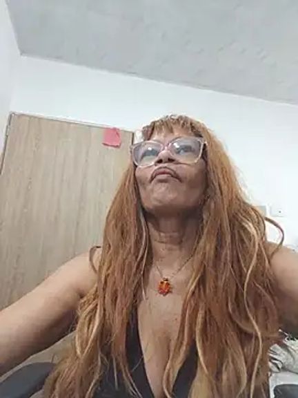 BustyMilf_