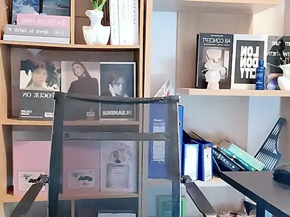 Lush-Office