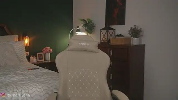 Alyonaqueen_