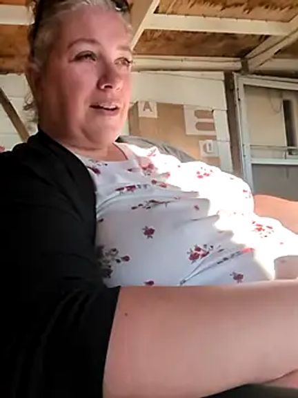 Canadian_BBW