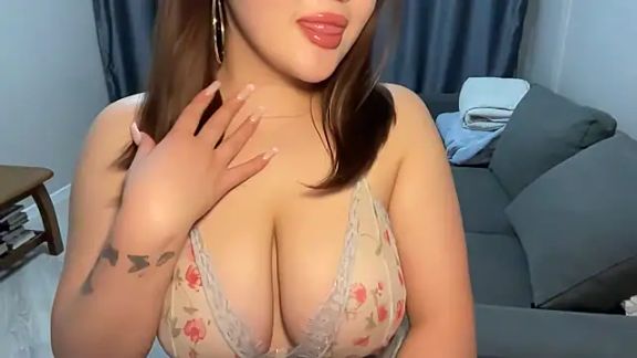 anora_sunny