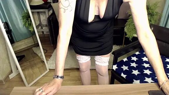 SexyGrandma_