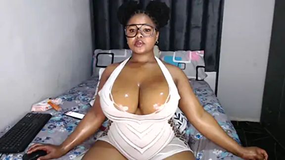 BootyliciousbustyX33