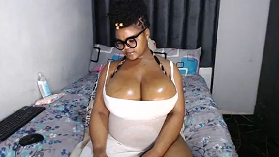 BootyliciousbustyX33