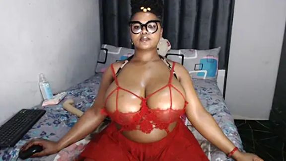 BootyliciousbustyX33
