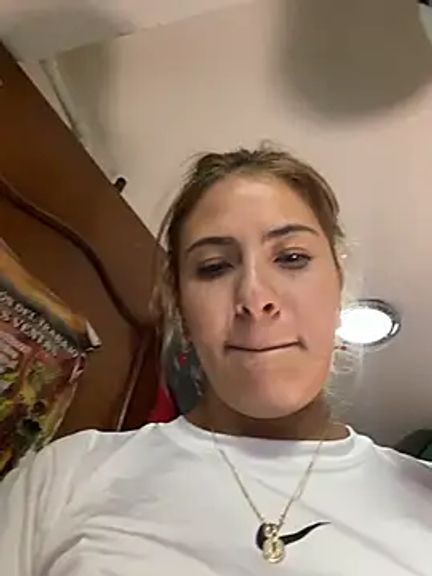 Andrea_19blonde