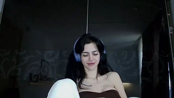 exotic_brunettee